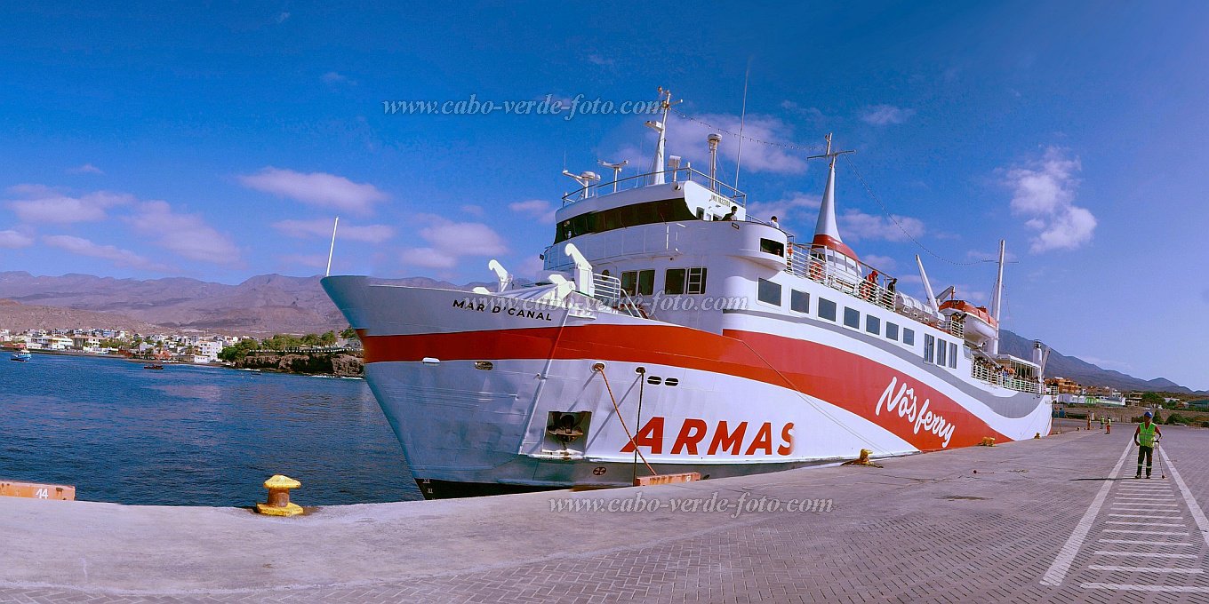 Santo Antão : Porto Novo : Nôs ferry Mar de Canal : Technology TransportCabo Verde Foto Gallery