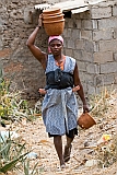 Insel: Santiago  Wanderweg:  Ort: Assomada Motiv: Tpferei Motivgruppe: People Work © Florian Drmer www.Cabo-Verde-Foto.com