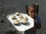 Fogo : Ch� das Caldeiras : souvenirs : People Work
Cabo Verde Foto Gallery