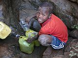 Santiago : Fonte Riba Rui Vaz : spring : People Work
Cabo Verde Foto Gallery