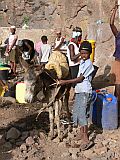 Santiago : Tabugal Saquinho : nascente : People Work
Cabo Verde Foto Galeria