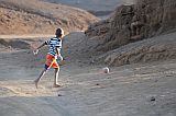 Insel: Santo Anto  Wanderweg:  Ort: Lagoa Motiv: Fussball Motivgruppe: People Children © Pitt Reitmaier www.Cabo-Verde-Foto.com