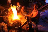 Insel: Santo Anto  Wanderweg:  Ort: Tabuleirinho da Tabuga Motiv: am Feuer Motivgruppe: People Elderly © Pitt Reitmaier www.Cabo-Verde-Foto.com