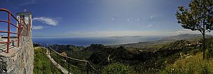 Santo Anto : Pico da Cruz Gudo Banderola : panorama view from summit : Landscape Mountain
Cabo Verde Foto Gallery