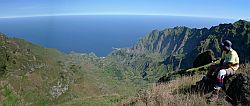 Insel: Santo Anto  Wanderweg: 105 Ort: Pico da Cruz Janela Lombo de Tampa Motiv: Blick auf die Tler von Janela und Penede Motivgruppe: Landscape Mountain © Pitt Reitmaier www.Cabo-Verde-Foto.com