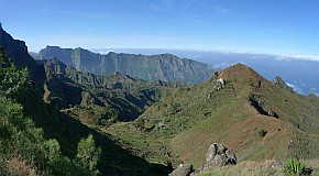 Insel: Santo Anto  Wanderweg: 105 Ort: Pico da Cruz Tope Carrosco Motiv: Blick auf Covadinha Motivgruppe: Landscape Mountain © Pitt Reitmaier www.Cabo-Verde-Foto.com