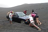 Insel: Fogo  Wanderweg:  Ort: Ch das Caldeira Monte Beco Motiv: Pickup festgefahren Motivgruppe: Technology Transport © Pitt Reitmaier www.Cabo-Verde-Foto.com