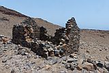 Insel: Santo Anto  Wanderweg: 318 Ort: Praia Formosa Motiv: Ruine eines Hauses aus den 1940er Motivgruppe: History site © Pitt Reitmaier www.Cabo-Verde-Foto.com