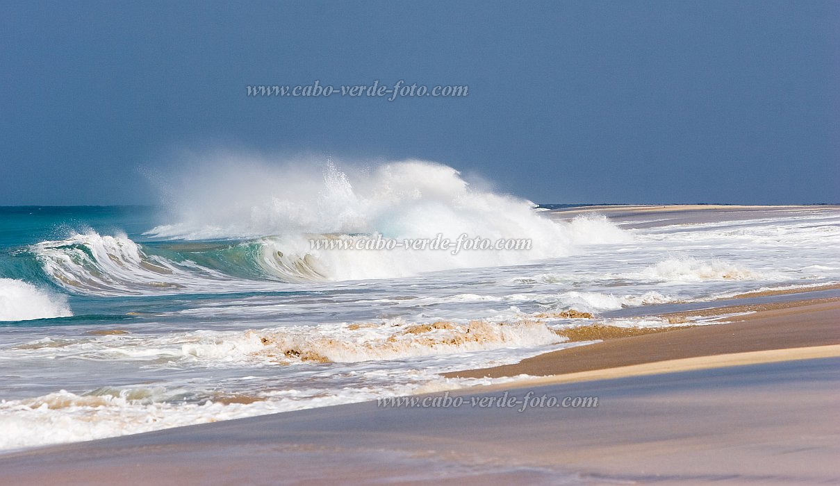 Insel: Maio  Wanderweg:  Ort: Praia da Vila Motiv: Wellen Motivgruppe: Landscape Sea © Florian Drmer www.Cabo-Verde-Foto.com
