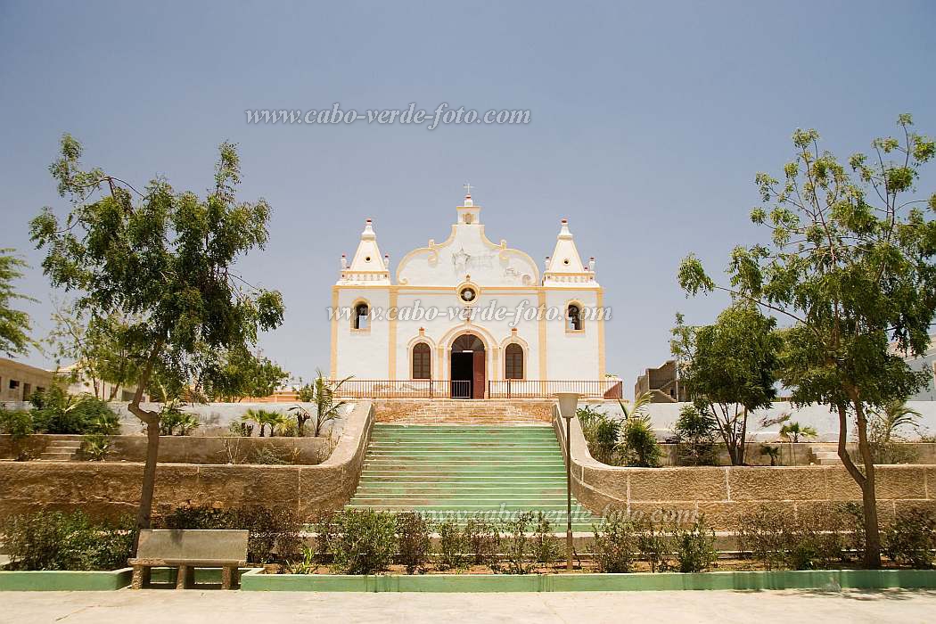 Maio : Vila do Maio : igreja : Landscape TownCabo Verde Foto Gallery