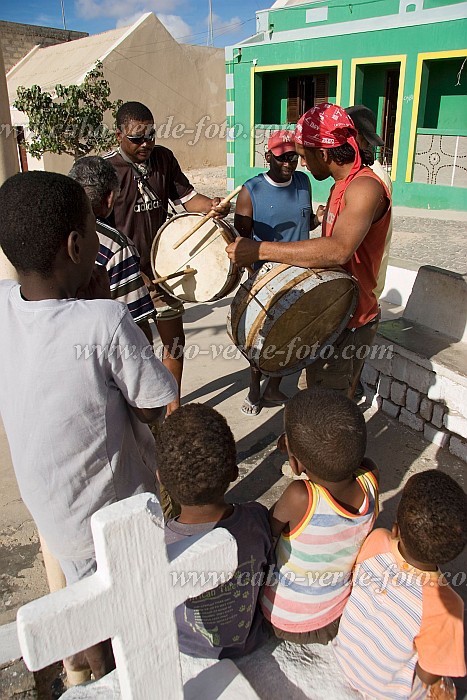 Boa Vista : Rabil : musician : People RecreationCabo Verde Foto Gallery