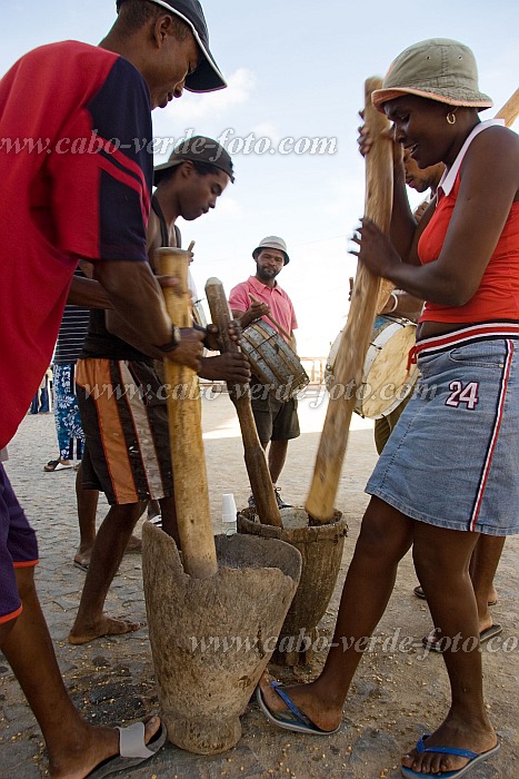 Insel: Boa Vista  Wanderweg:  Ort: Rabil Motiv: Mais Motivgruppe: People Work © Florian Drmer www.Cabo-Verde-Foto.com