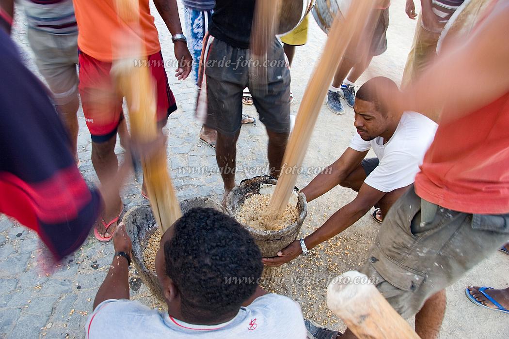 Insel: Boa Vista  Wanderweg:  Ort: Rabil Motiv: Mais Motivgruppe: People Work © Florian Drmer www.Cabo-Verde-Foto.com