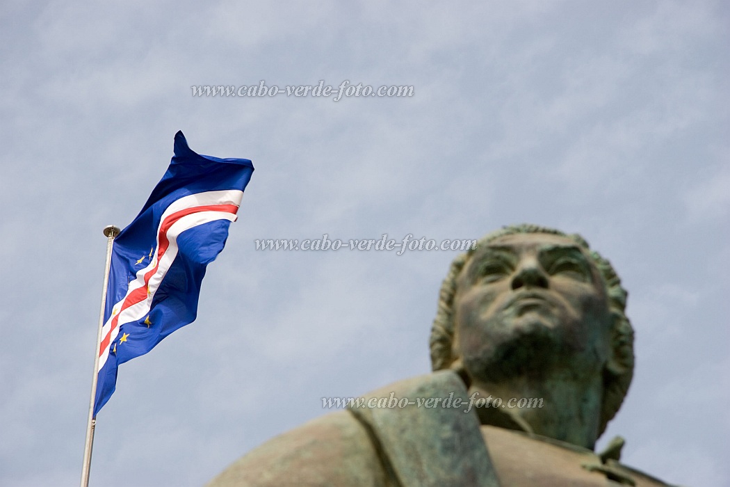 Santiago : Praia : Monumento a Diogo Gomes : ArtCabo Verde Foto Gallery