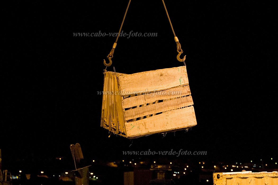 Santiago : Praia : porto : Technology TransportCabo Verde Foto Gallery