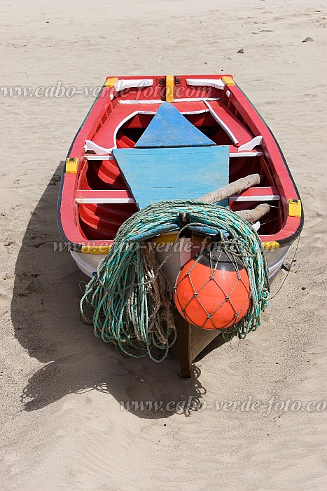 Santiago : Tarrafal : boat : Technology TransportCabo Verde Foto Gallery