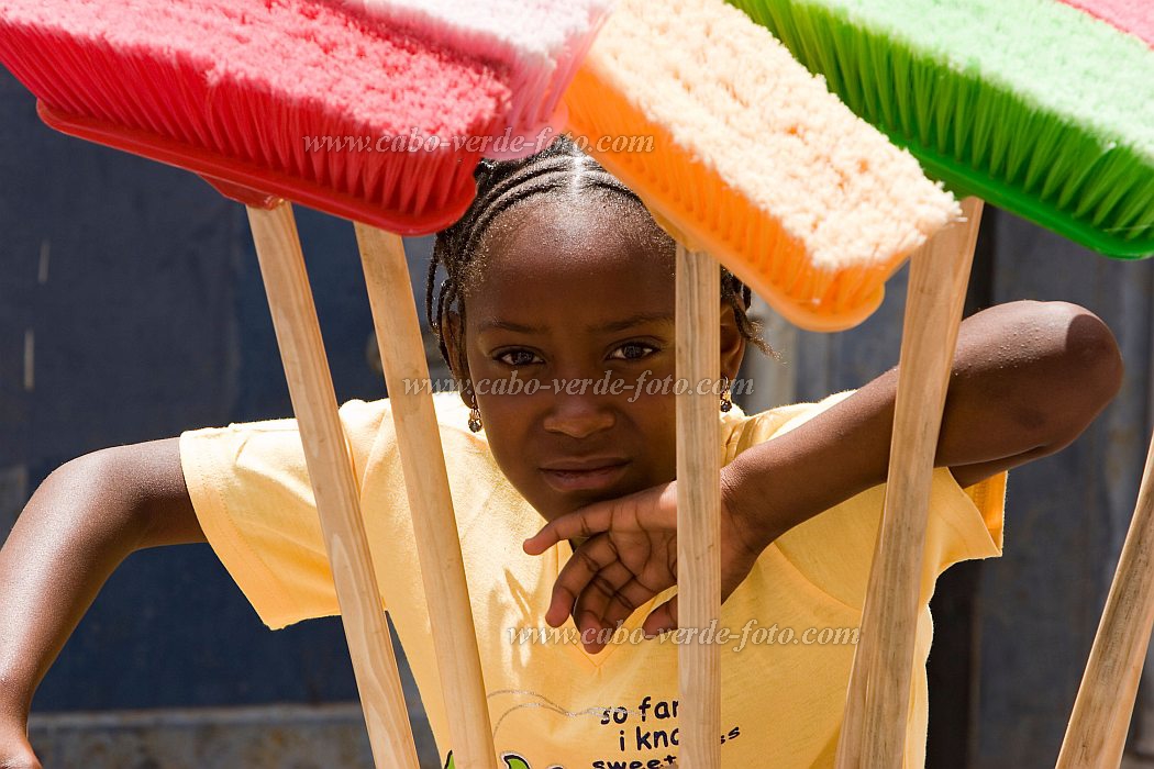 Santiago : Assomada : market : People ChildrenCabo Verde Foto Gallery