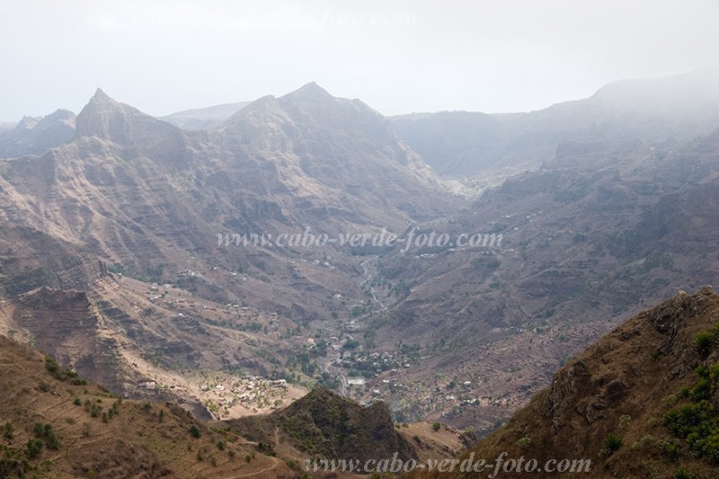 Insel: Santiago  Wanderweg:  Ort: Malagueta Motiv: Blick ins Tal Motivgruppe: Landscape Mountain &copy; Florian D�rmer www.Cabo-Verde-Foto.com