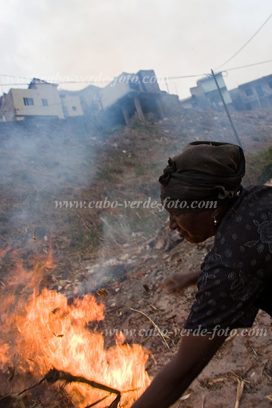 Santiago : Assomada : olaria : People WorkCabo Verde Foto Gallery