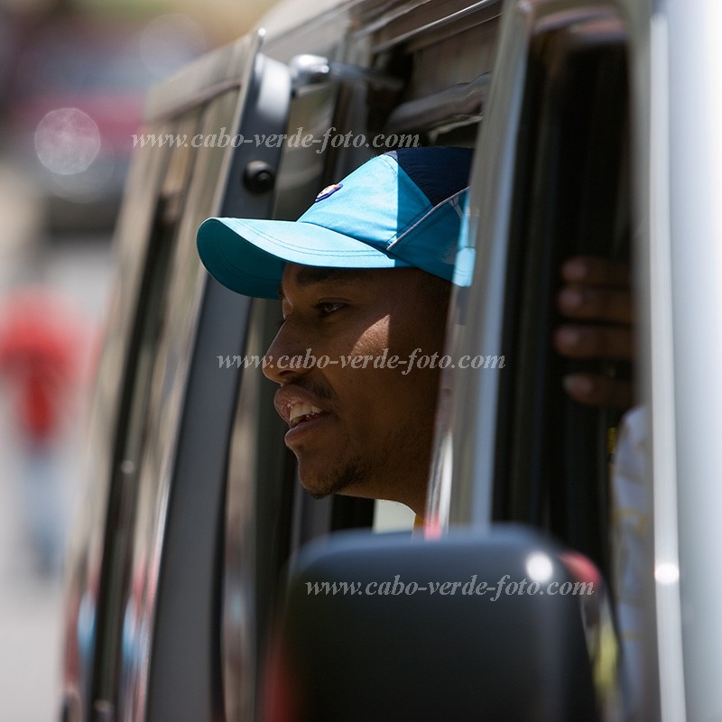 Santiago : Praia : bush taxi : People WorkCabo Verde Foto Gallery