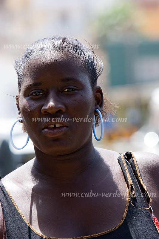 Insel: Santiago  Wanderweg:  Ort: Praia Motiv: Frau Motivgruppe: People Women © Florian Drmer www.Cabo-Verde-Foto.com
