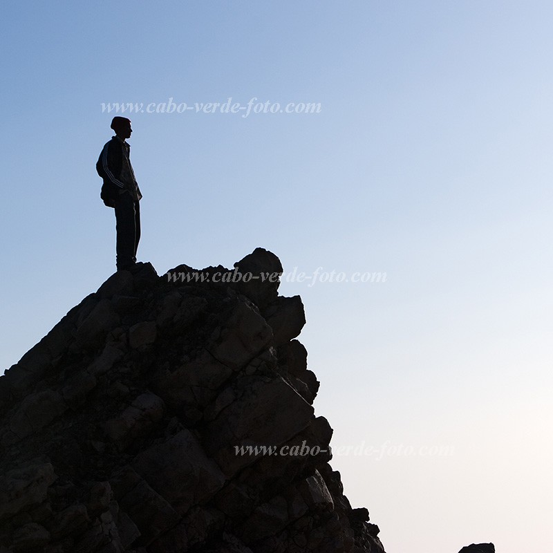 Fogo : Ch das Caldeiras : hiking trail : People MenCabo Verde Foto Gallery