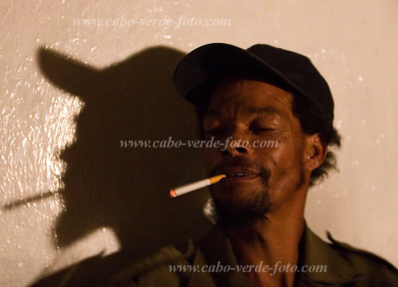 Fogo : Ch das Caldeiras : musician : People RecreationCabo Verde Foto Gallery