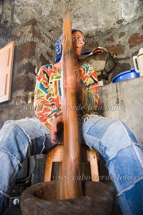 Fogo : Ch das Caldeiras : caf : People WorkCabo Verde Foto Gallery