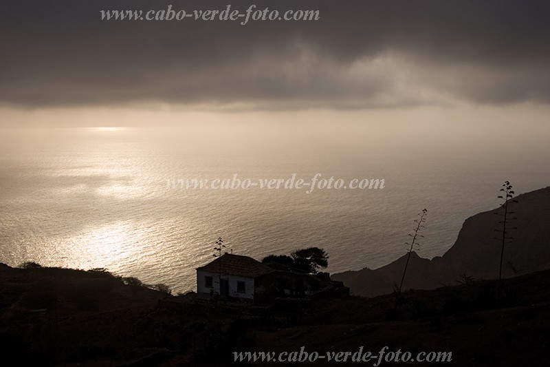 Insel: Brava  Wanderweg:  Ort: n.a. Motiv: Morgen Motivgruppe: Landscape Mountain © Florian Drmer www.Cabo-Verde-Foto.com