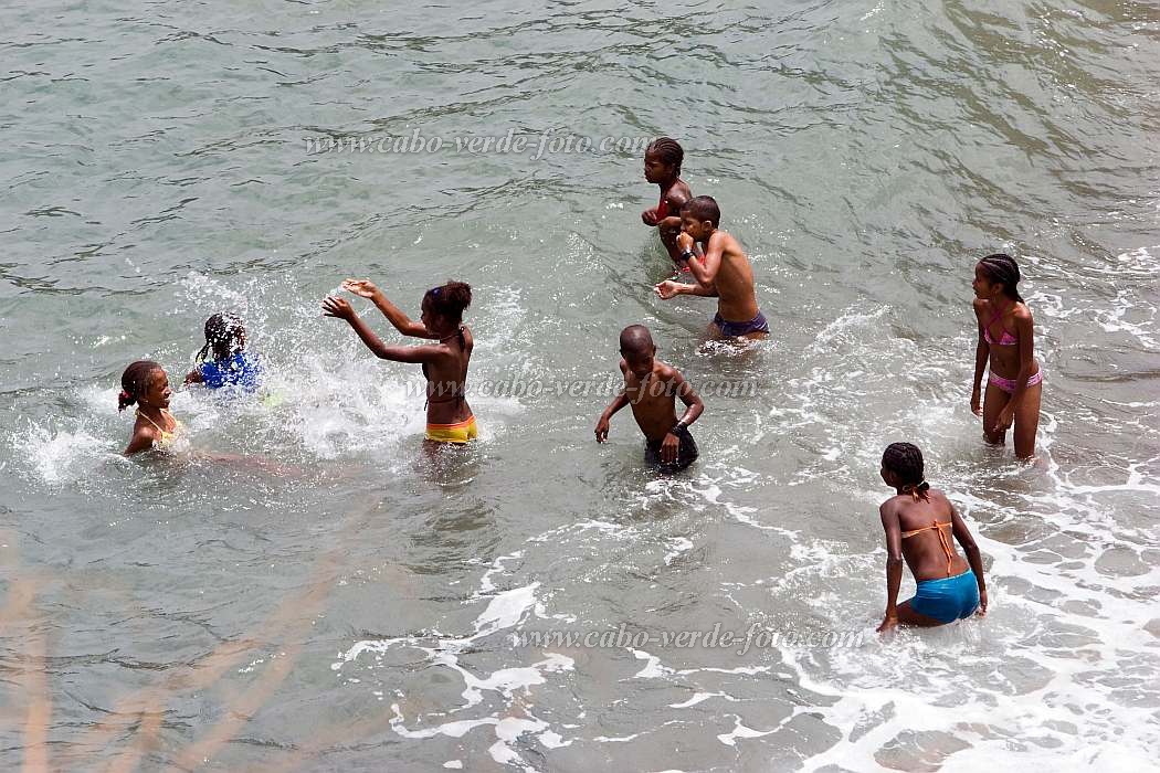 Insel: Brava  Wanderweg:  Ort: Furna Motiv: Kinder Motivgruppe: People Children © Florian Drmer www.Cabo-Verde-Foto.com