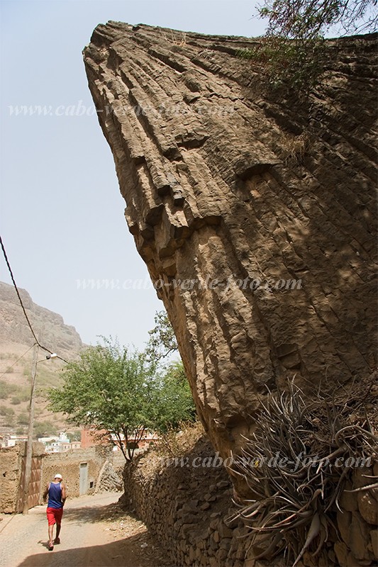 So Nicolau : Vila da Ribeira Brava : rock : Landscape TownCabo Verde Foto Gallery