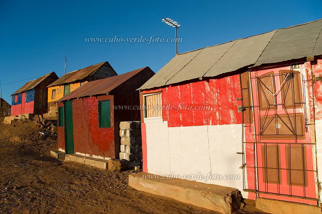 Insel: So Vicente  Wanderweg:  Ort: Mindelo Motiv: Lebensweise Motivgruppe: Landscape Town © Florian Drmer www.Cabo-Verde-Foto.com