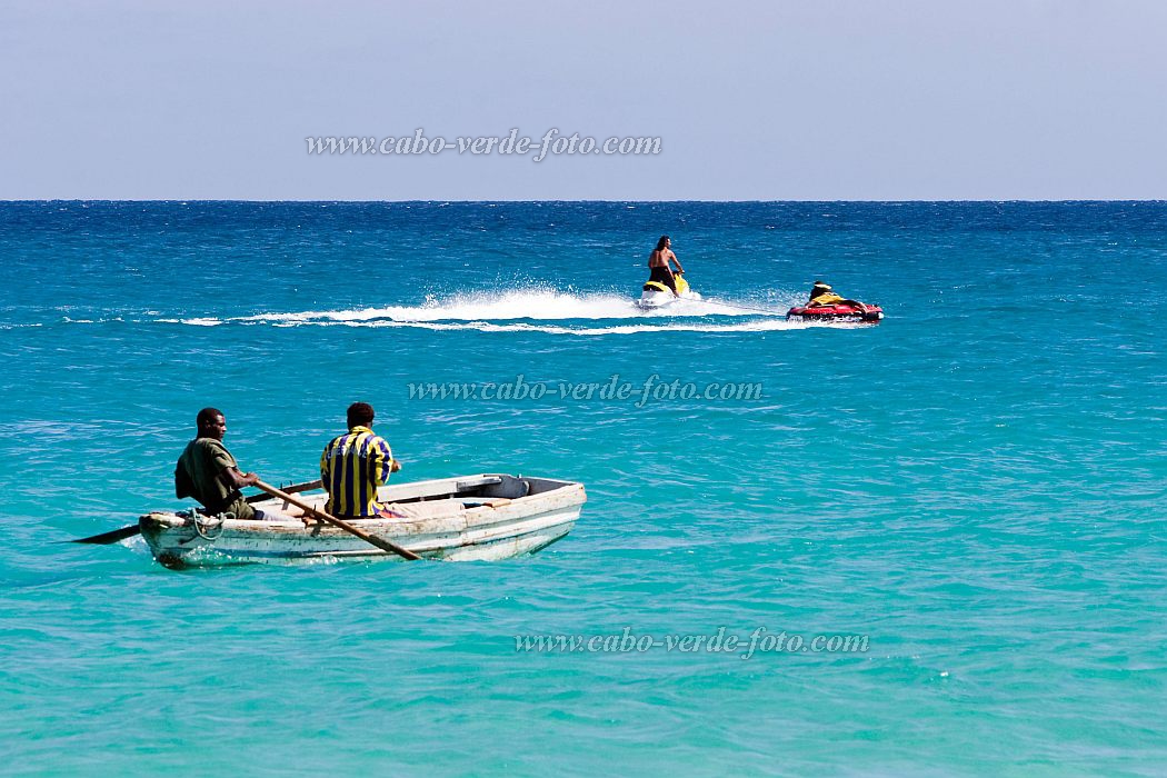 Insel: Sal  Wanderweg:  Ort: Santa Maria Motiv: Boot Motivgruppe: Landscape Sea © Florian Drmer www.Cabo-Verde-Foto.com