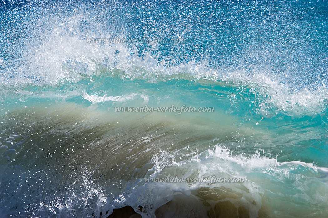 Insel: Sal  Wanderweg:  Ort: Santa Maria Motiv: Welle Motivgruppe: Landscape Sea © Florian Drmer www.Cabo-Verde-Foto.com