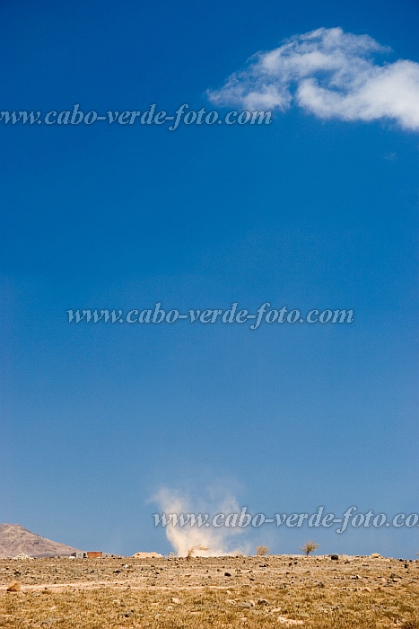 Sal : Espargos : sandstorm : Landscape SeaCabo Verde Foto Gallery