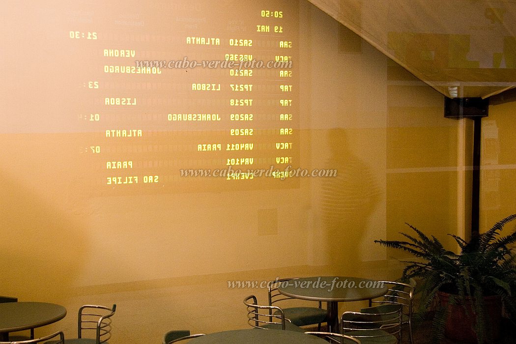 Sal : Espargos : aeroporto : Technology TransportCabo Verde Foto Gallery