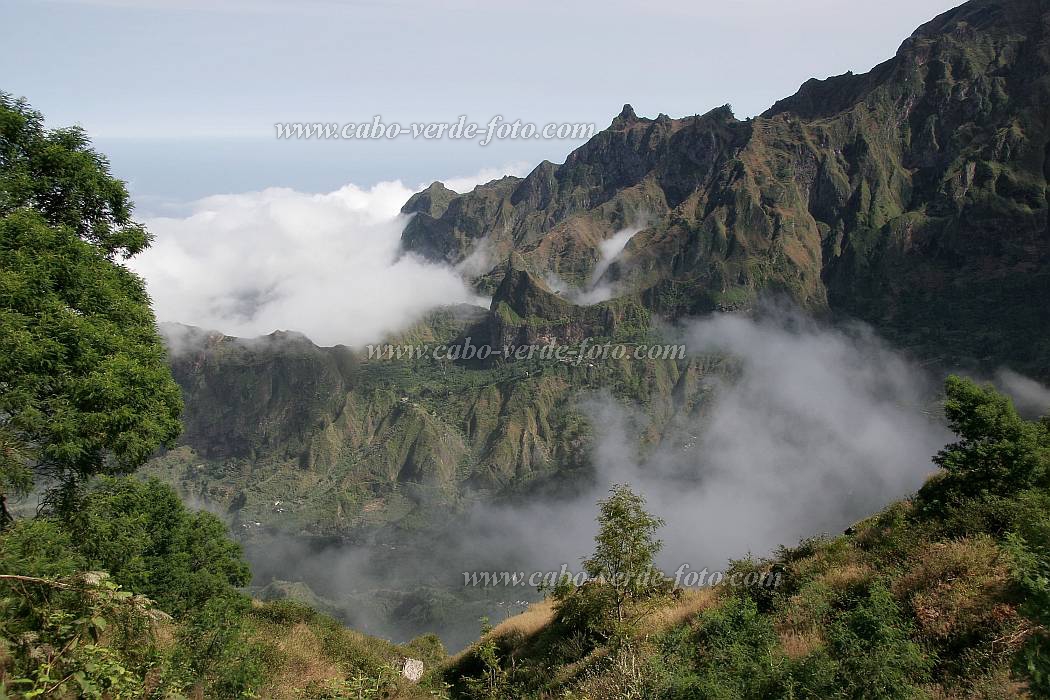 Insel: Santo Ant�o  Wanderweg:  Ort: Pa�l Motiv: Landschaft Motivgruppe: Landscape Mountain &copy; Florian D�rmer www.Cabo-Verde-Foto.com