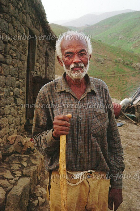 Insel: Santo Anto  Wanderweg: 310 Ort: Pascoal Alves Motiv: Sr. Eduardo Medina ehemaliger Ortsvorsteher und Lehrer Motivgruppe: People Elderly © Pitt Reitmaier www.Cabo-Verde-Foto.com