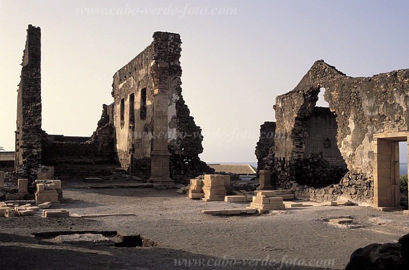 Santiago : Cidade Velha : S Catedral : Landscape TownCabo Verde Foto Gallery