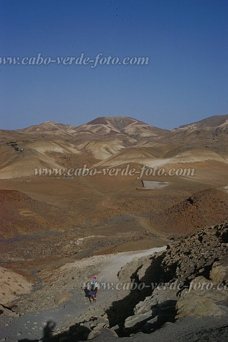 Santo Anto : Norte Cha de Feijoal : Cistern at the school Rain collection area : Landscape DesertCabo Verde Foto Gallery