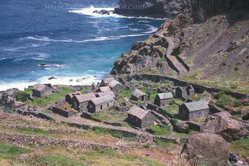 So Nicolau : Ra Funda : village : Landscape SeaCabo Verde Foto Gallery