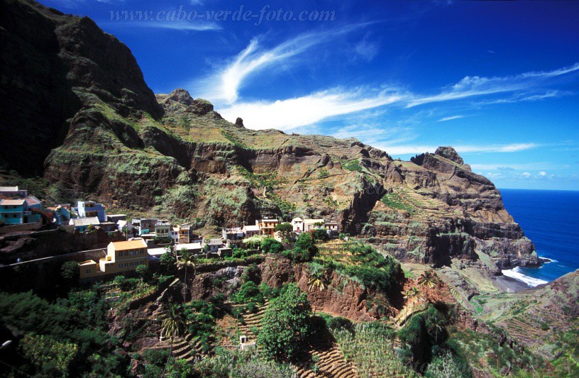 Santo Anto : Fontainhas : village : Landscape MountainCabo Verde Foto Gallery