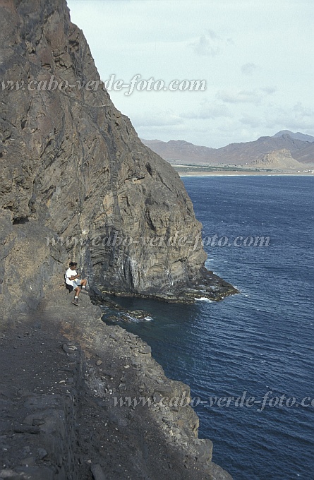 So Vicente : Farol Sao Pedro : Hiking trail : Landscape SeaCabo Verde Foto Gallery