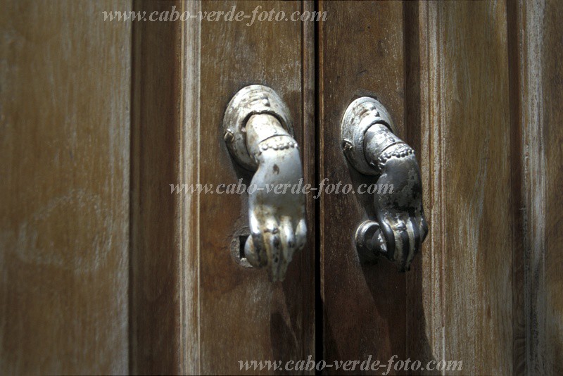 So Nicolau : Vala Ribeira Brava : door : Technology ArchitectureCabo Verde Foto Gallery
