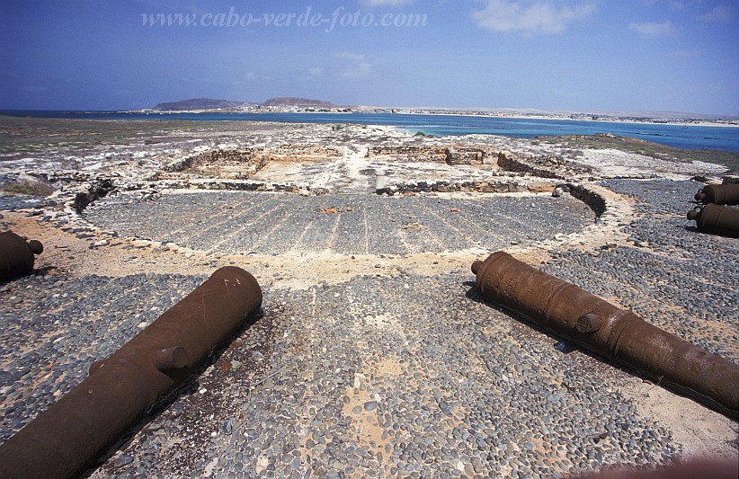 Boa Vista : Ilheu Sal Rei Forte : fortification : Landscape SeaCabo Verde Foto Gallery
