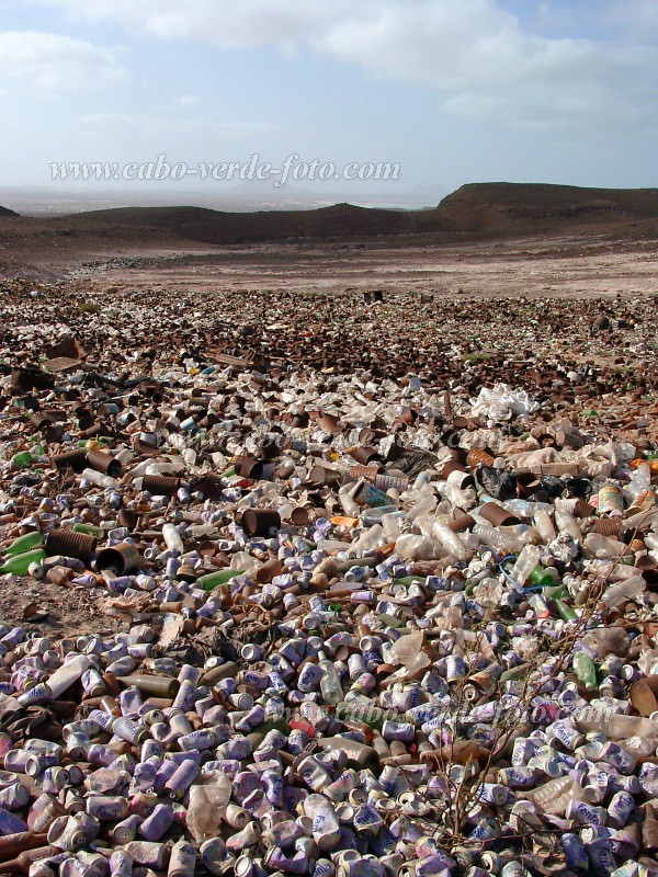 Boa Vista : Ponta do Sol : litter : TechnologyCabo Verde Foto Gallery