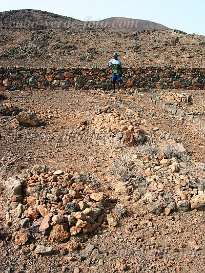 Insel: Santo Anto  Wanderweg: 318 Ort: Canjana Praia Formosa Motiv: Friedhof Canjana Motivgruppe: History site © Pitt Reitmaier www.Cabo-Verde-Foto.com