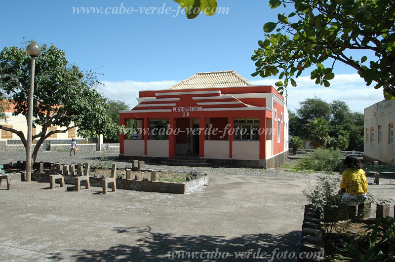 Santo Anto : Porto Novo : school : Landscape TownCabo Verde Foto Gallery