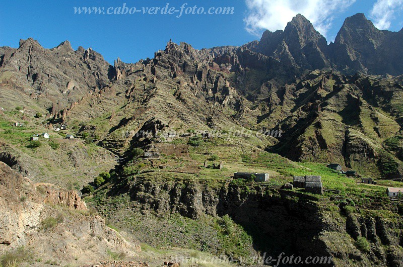 Insel: Santo Ant�o  Wanderweg:  Ort: Jo�o de Bento Motiv: Wanderweg Motivgruppe: Landscape Mountain &copy; Pitt Reitmaier www.Cabo-Verde-Foto.com
