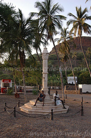 Santiago : Cidade Velha : pillory : Landscape TownCabo Verde Foto Gallery